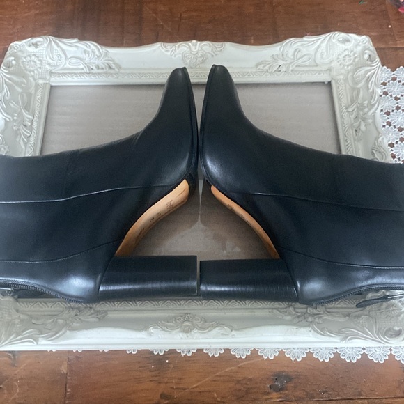 COACH Terence Ankle Boot. Size 9.5. In Excellent Condition. - Picture 4 of 4